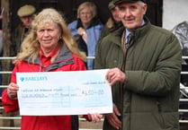 Exmoor Foxhounds help air ambulance