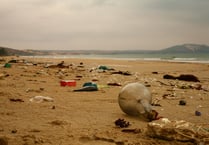 Litter bugs face £100 fines