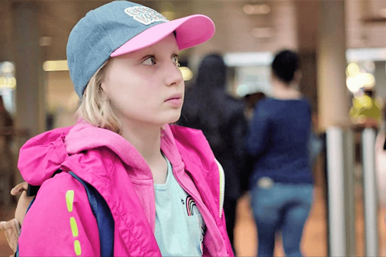 Helena Zengel stars as troubled child Benni.