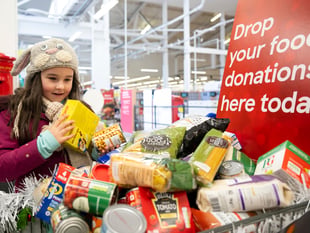 Tesco thanks shoppers for record-breaking food bank donations 