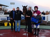 Nicky lands winner at Taunton