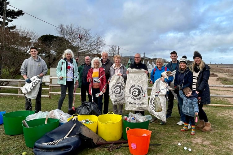Volunteers at the beach clean