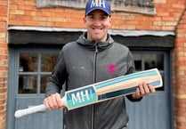Somerset snap up Craig Overton for another three years