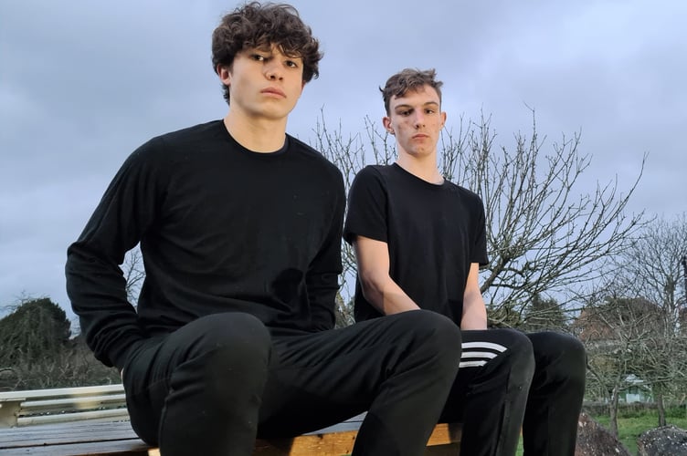 16-year-olds Stuart Pelling and Ernie Shorten have created a duet called “4 Minutes”