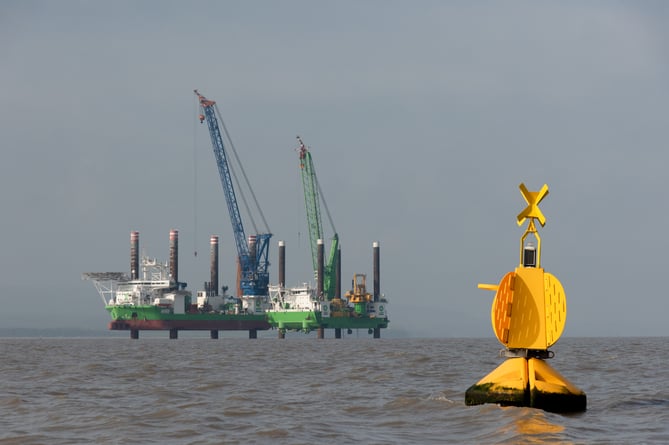 Neptune and Sea Challenger arrive off the Hinkley Point coast