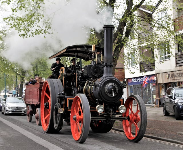 Steampunk festival glues town together