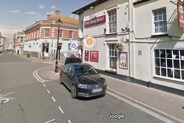 Nude diners in Somerset pub 'sad' at backlash