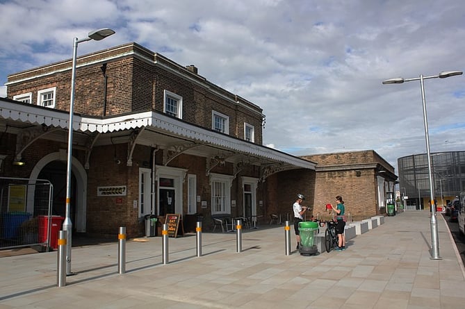 Ex-rail chief David Latimer has slammed plans which would see Taunton's ticket office closed