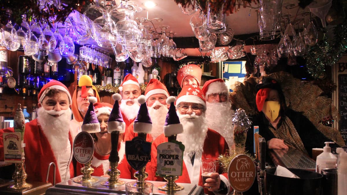Porlock lines up evening full of festive merriment for late night Christmas shopping