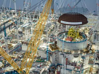 Reactor dome lift caps off Hinkley's year