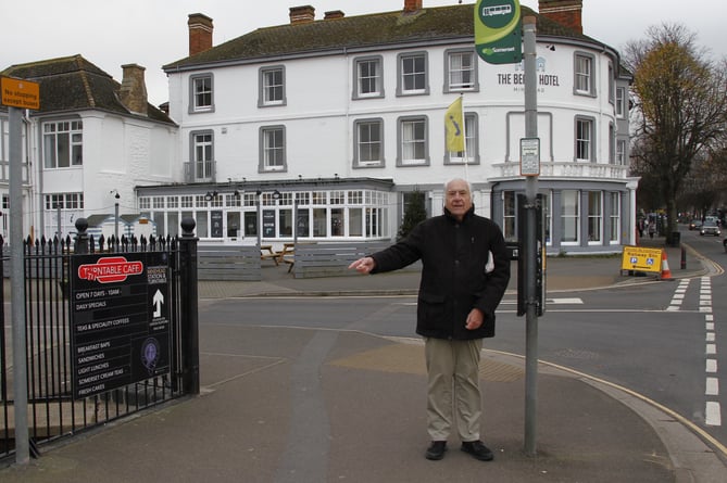 Former Minehead mayor Tony Berry is offering to fund a seat for a bus stop by the railway station.