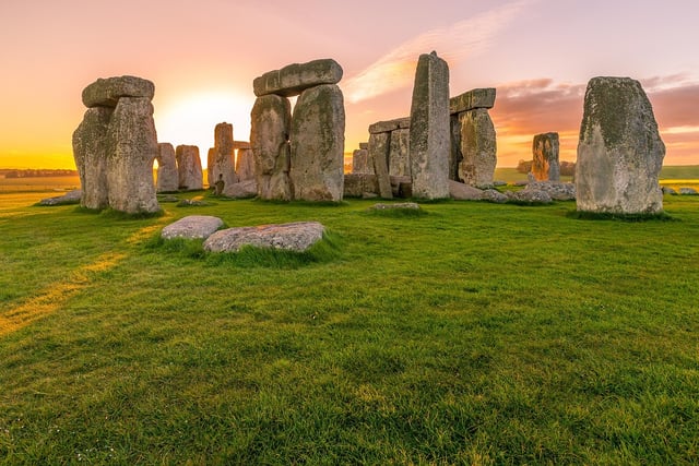 Drivers advised on southwest travel for Stonehenge winter solstice