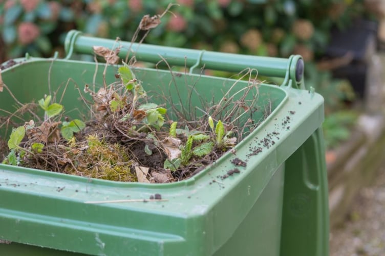 Garden waste bit