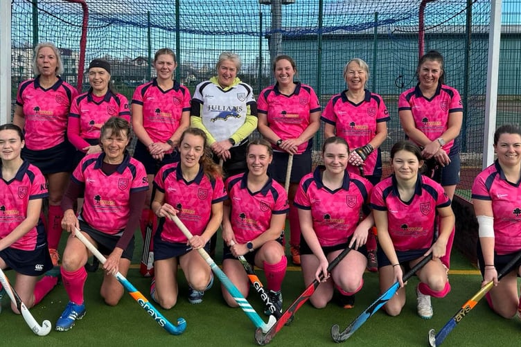 Minehead Ladies. Back row left to right: Tracey Bailey, Dee Lancaster, Gemma Chilcott, Jan Weetch, Lauren Plant, Carol Matravers, Sarah Hayes
Front row L to R: Kate Lancaster, Sue Garwood, Amy Tisshaw (c), Jess Koppa, Charlotte Hirons, Morgan Cooper, Hannah Sparks
