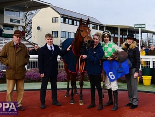 Good afternoon for local trainers at Taunton