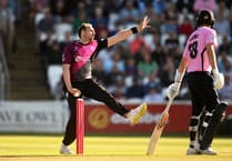 Josh Davey signs one-year extension to his Somerset contract