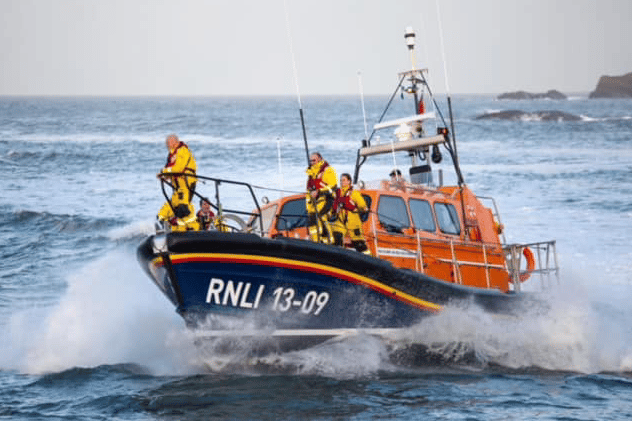 Ilfracombe Lifeboat will be delivering an RNLI 200th anniversary scroll to Minehead on Saturday afternoon.