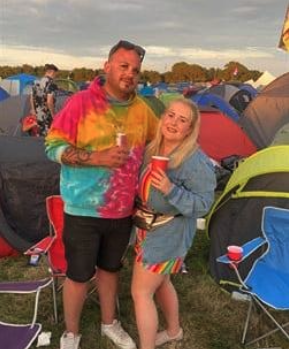 Sam Hodder and Danni Garratt are to skydive in memory of their friend Abi Munro and in support of th Dorset and Somerset Air Ambulance.