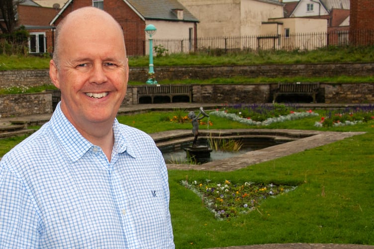 Ashley Fox (The Conservative Party)