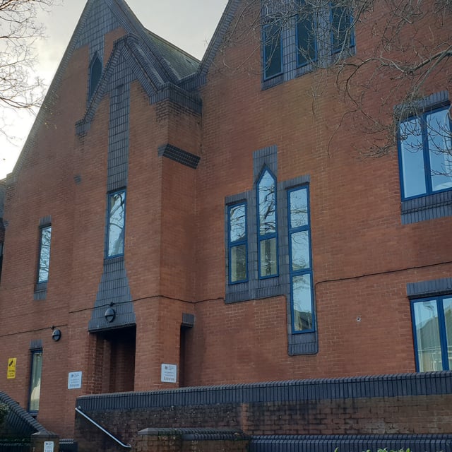 Young knifeman has prison term suspended