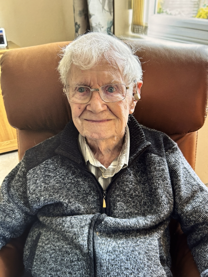 World War Two veteran George Lewis, of Watchet, is to receive medals which should've been presented to him 80 years ago.