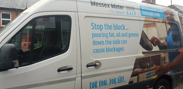 Wessex Water wins four star rating despite failing on raw sewage discharges.