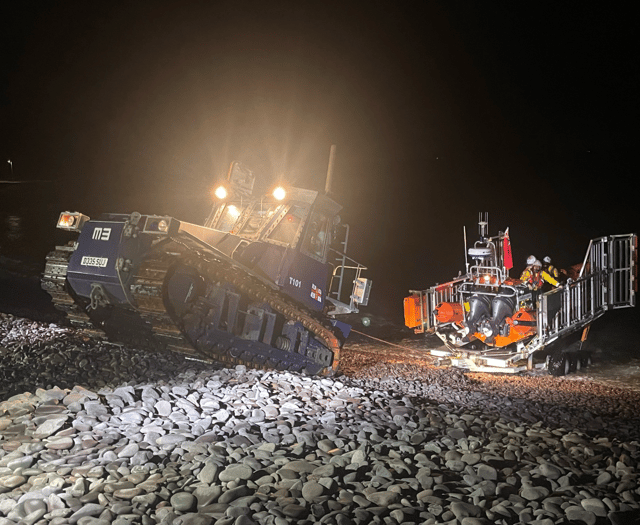 Minehead RNLI rescues vessel near Watchet Harbour