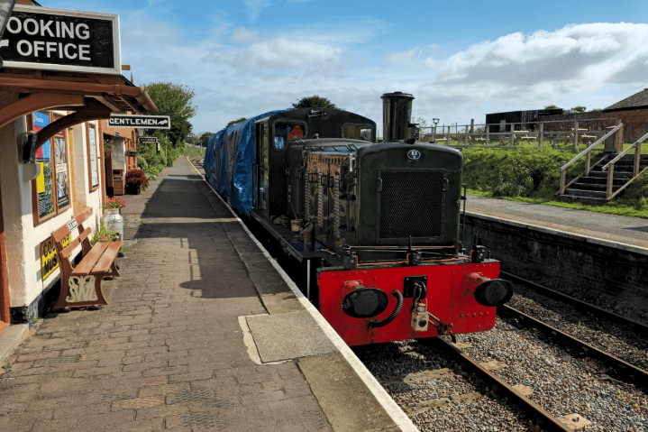 The move of 7740, taken in Blue Anchor, with 2133 at the rear of the train.