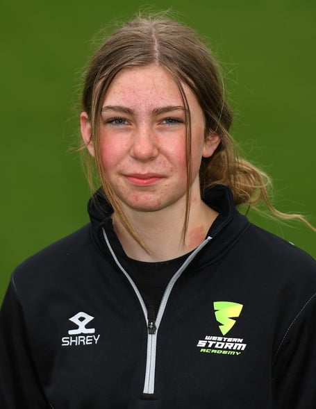 Leg spinner Lola Harris signs for Somerset
