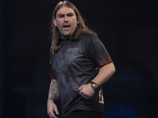 Humphries beats wonder-kid Littler in PDC darts final 