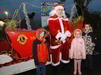 Crowds join town's Victorian Christmas extravaganza