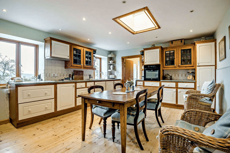 Cottage kitchen