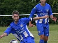 Minehead boss Carr moves to strengthen squad