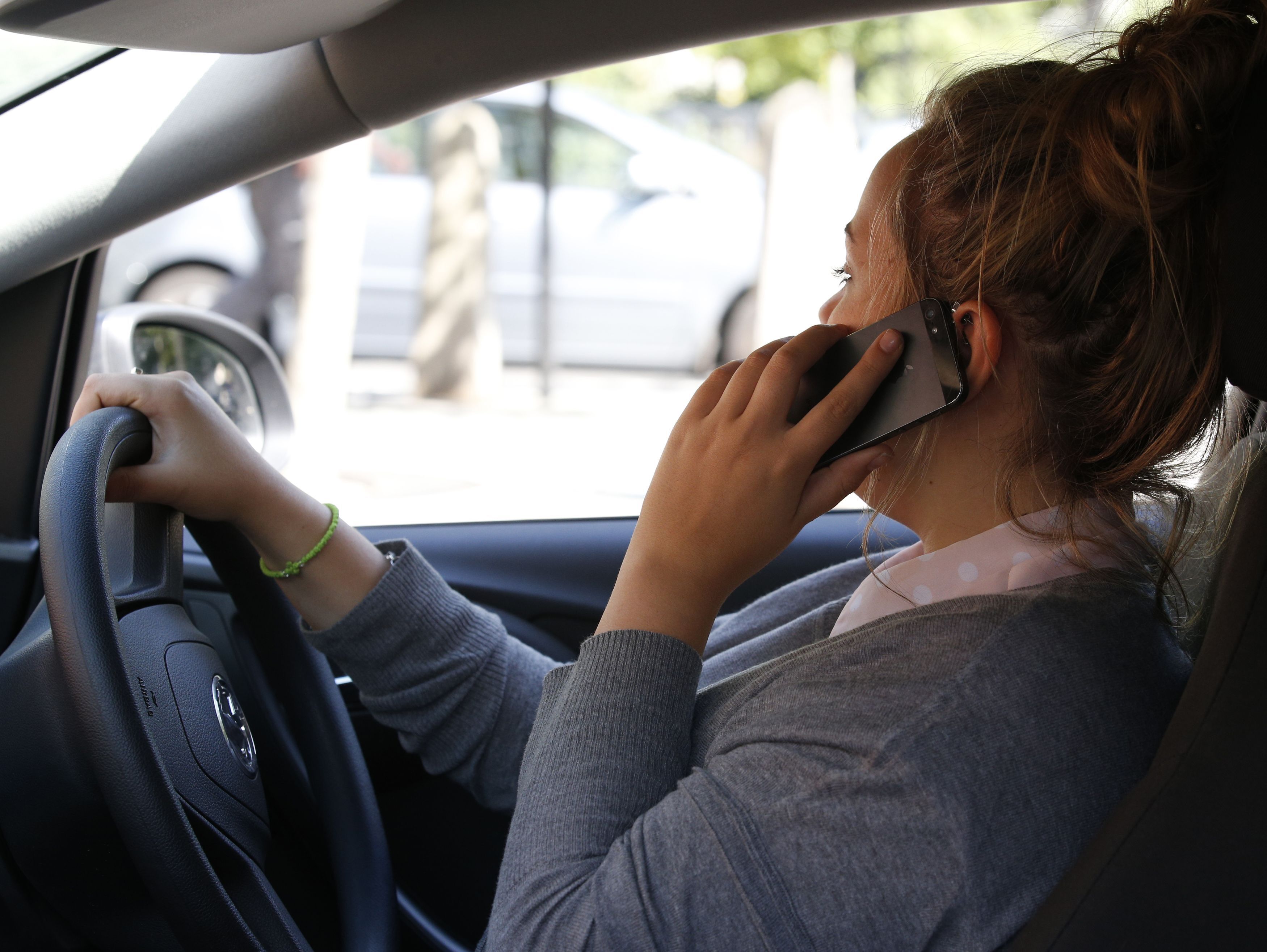 Fewer penalties for using phones while driving in Avon and Somerset despite law change