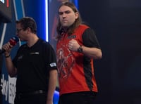 Searle crashes out of World Darts Championship 