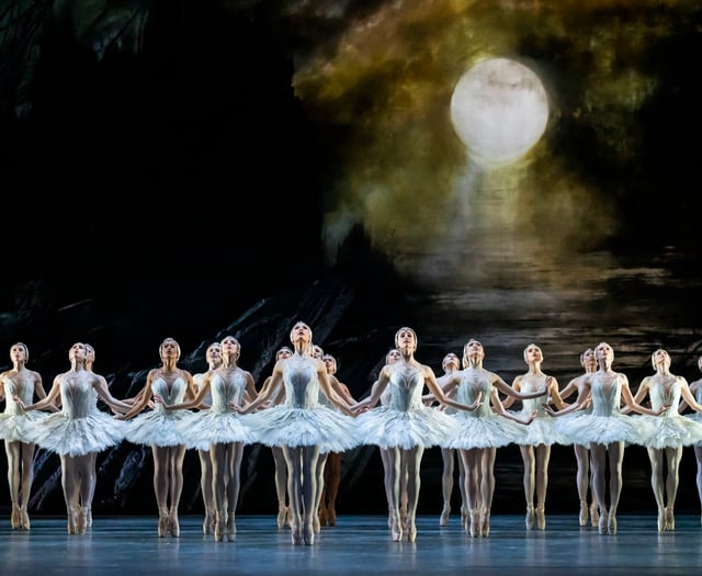 Minehead theatre to screen live performance of Swan Lake ballet