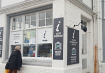 Councillors cautious about grant to re-start tourism information service in Minehead