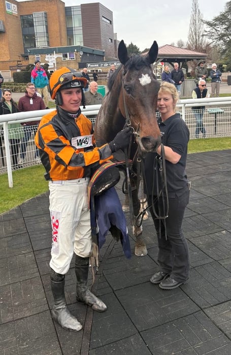Activist - a winner at Fontwell with Jack Tudor and Emma Carrow