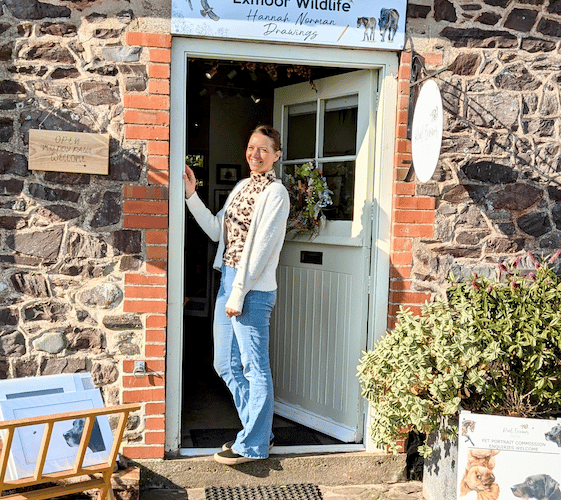 Pet and wildlife portrait artist Hannah Norman is now running her studio in Porlock Weir solo.