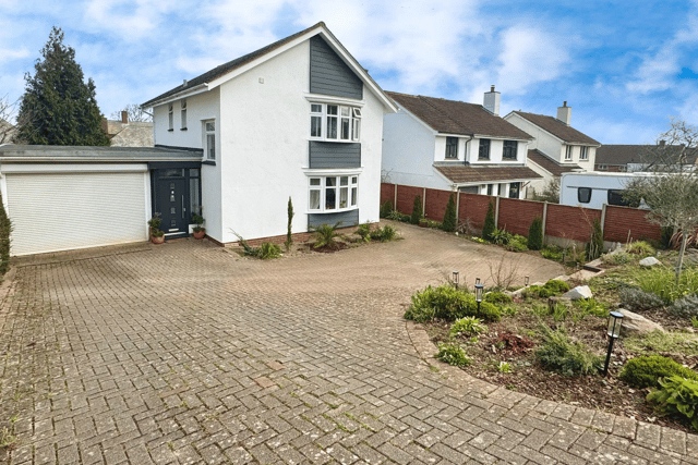 Modern property in prime Minehead location available for £585,000