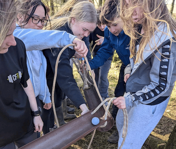 Young rangers mending fences on Exmoor. PHOTO: ENPA.