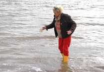 15-minute water pollution test demonstrated on Dunster Beach by MP Rachel Gilmour