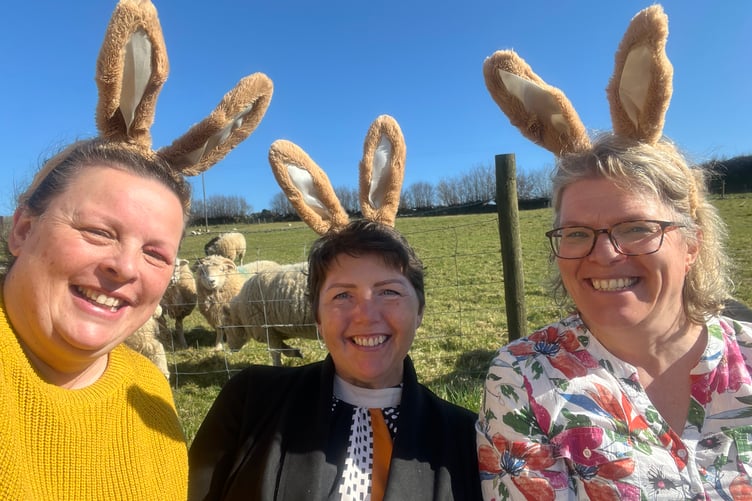Pictured (left to right) are NFU Mutual Williton and Rooksbridge marketing co-ordinator Helen Davies, Re-Engage Tlocal co-ordinator Renata Uraky, and volunteer host Sally Parish.