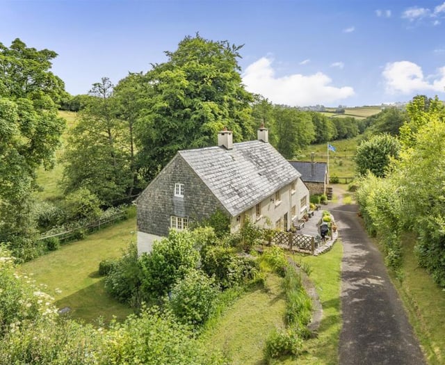 Four bedroom former mill available in Luckwell Bridge
