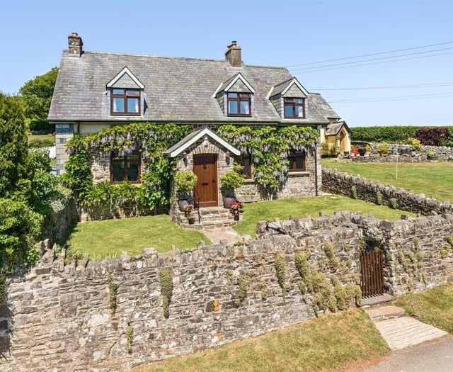 Picturesque cottage with fantastic countryside views now available