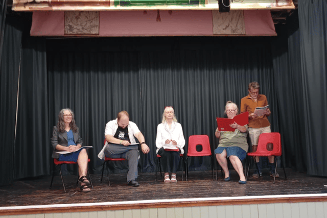 Murder mystery goes on tour
