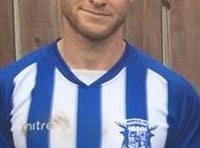 Minehead's past players win big match on penalties 