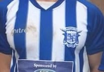 Minehead's past players win big match on penalties