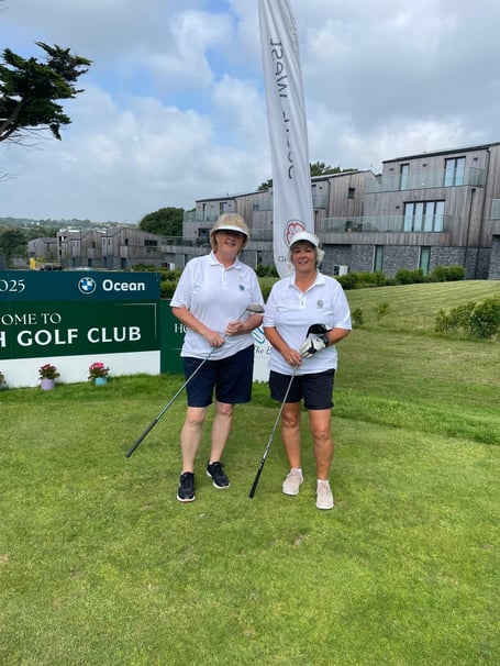 Cath and Hazel Binding representing Minehead in the Australian Spoons competition at Falmouth