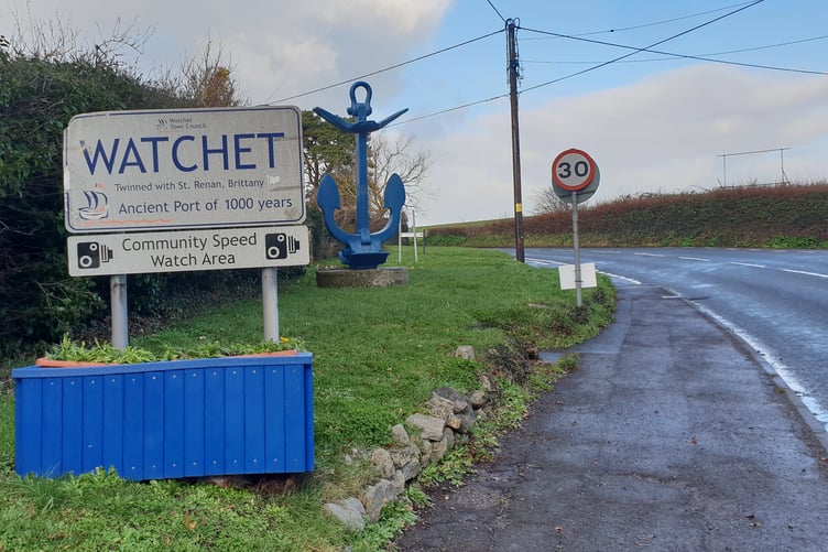 Work is to start again on a neighbourhood plan for Watchet after more than a decade.